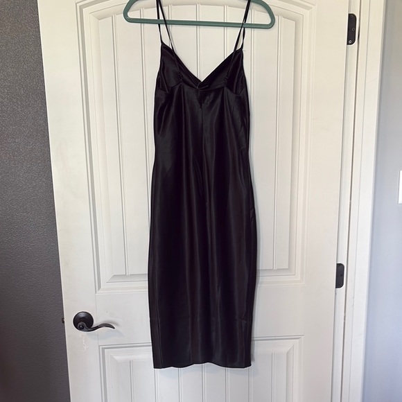 Elegant Black Slip Dress - Picture 3 of 3